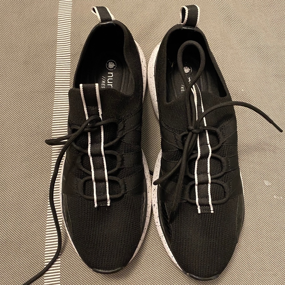 Nuture Tennis Shoes